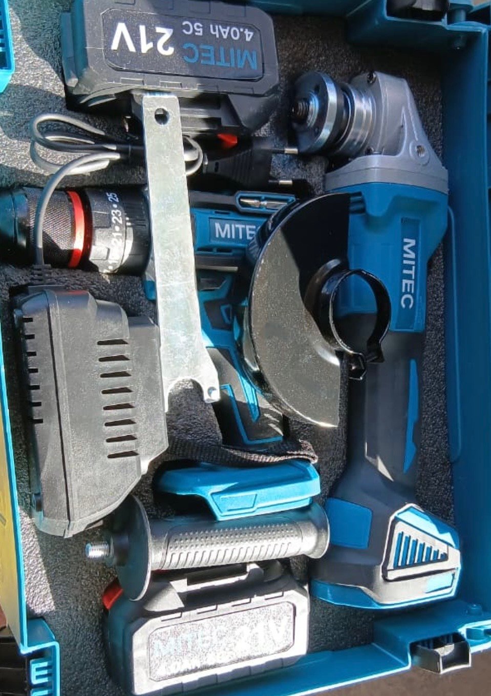 صاروخ و مقدح بطارية عرض 